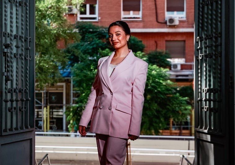 Carmen Jiménez, ese 0,8 de gitanos con carrera universitaria: «No tenemos referentes» Carmen Jiménez, ese 0,8 de gitanos con carrera universitaria: «No tenemos referentes»