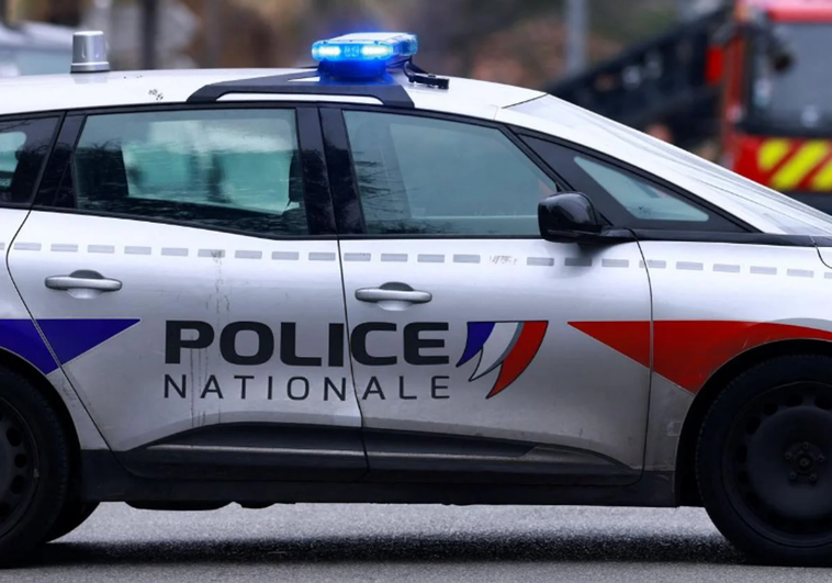 Un adolescentes de 15 años mata a una vigilante durante un control aleatorio de mochilas a las puertas de un instituto en Francia Un adolescentes de 15 años mata a una vigilante durante un control aleatorio de mochilas a las puertas de un instituto en Francia