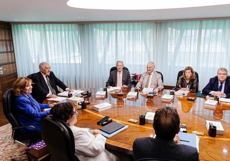 El Constitucional avala la ley de amnistía con los votos de la mayoría progresista de Pumpido El Constitucional avala la ley de amnistía con los votos de la mayoría progresista de Pumpido