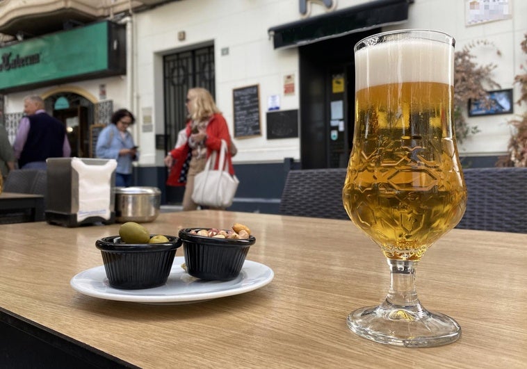 El recado de un hostelero a Pedro Sánchez y Yolanda Díaz por el paro: «Gracias a vuestras políticas» El recado de un hostelero a Pedro Sánchez y Yolanda Díaz por el paro: «Gracias a vuestras políticas»