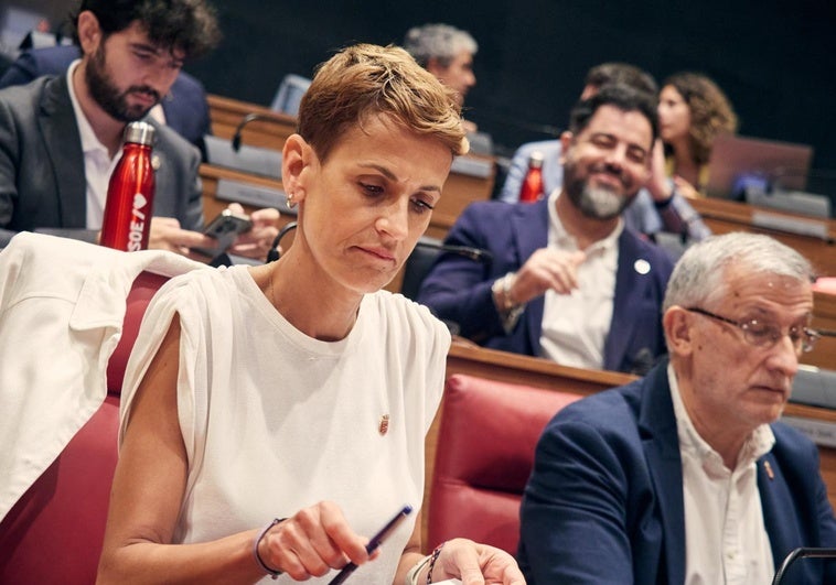 Chivite evita las peticiones de dimisión tras el escándalo Cerdán: «Soy una presidenta honesta» Chivite evita las peticiones de dimisión tras el escándalo Cerdán: «Soy una presidenta honesta»