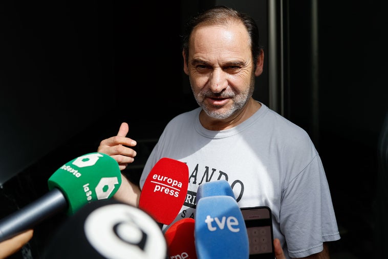 La UCO termina tras 10 horas el registro del domicilio del exministro Ábalos en Valencia La UCO termina tras 10 horas el registro del domicilio del exministro Ábalos en Valencia