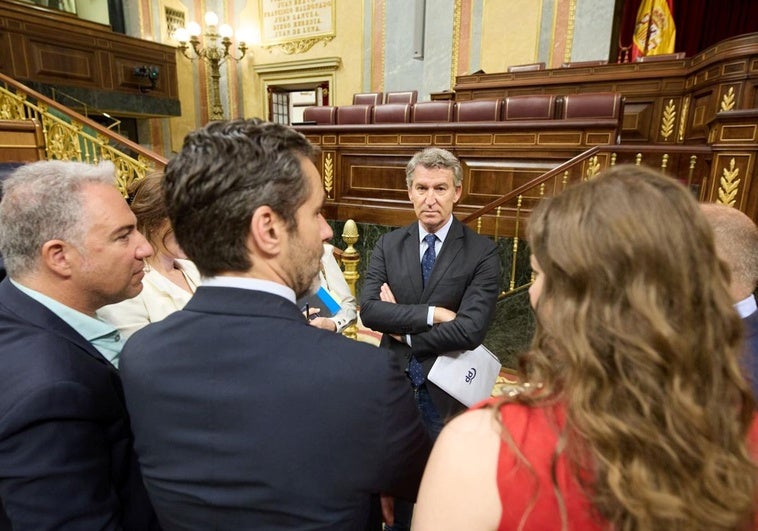 El PP señala a los socios del Gobierno a la espera de una reacción que le permita presentar una moción de censura El PP señala a los socios del Gobierno a la espera de una reacción que le permita presentar una moción de censura