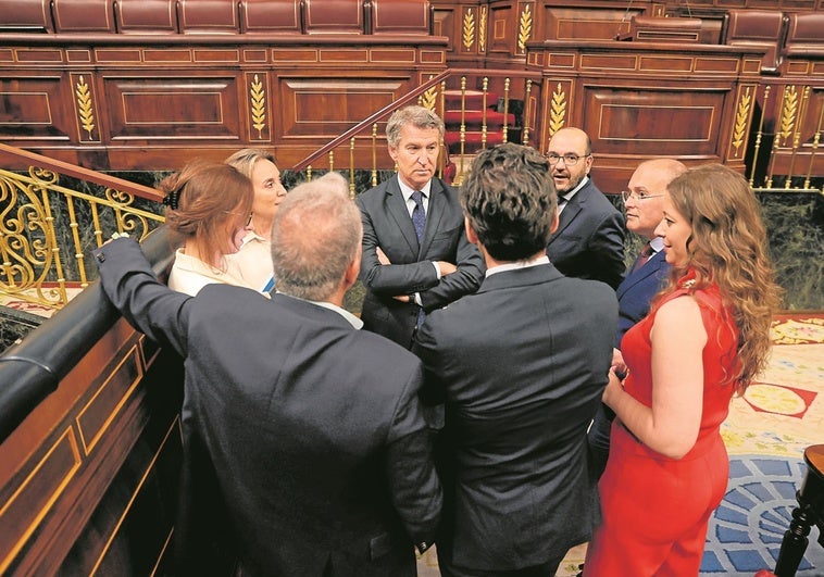 Feijóo espera al desgaste de los socios con Sánchez para decidir la moción Feijóo espera al desgaste de los socios con Sánchez para decidir la moción