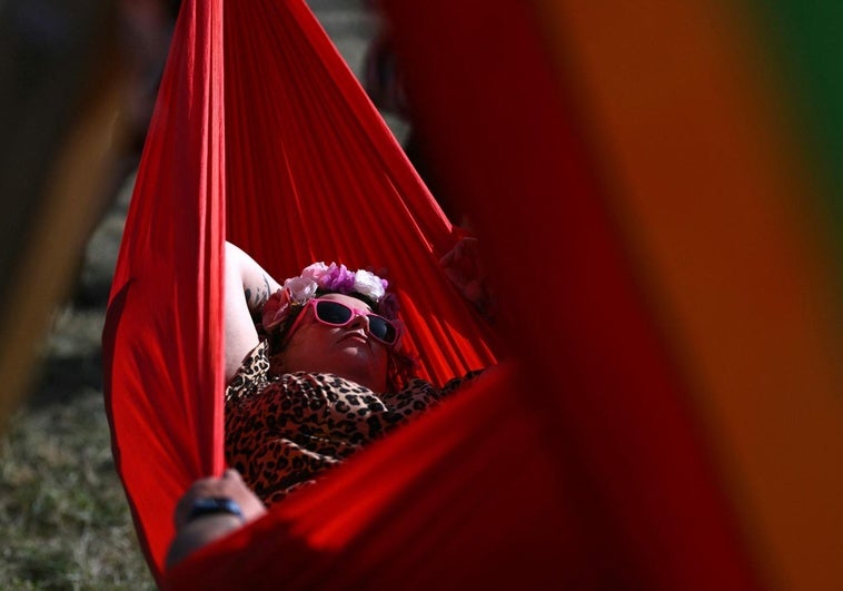 Vuelve la moda de la sumisión química: 145 mujeres denuncian pinchazos en un festival de música en Francia Vuelve la moda de la sumisión química: 145 mujeres denuncian pinchazos en un festival de música en Francia
