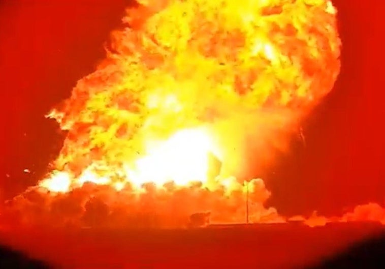 La Starship de Elon Musk explota dejando una inmensa bola de fuego en la zona de despegue La Starship de Elon Musk explota dejando una inmensa bola de fuego en la zona de despegue