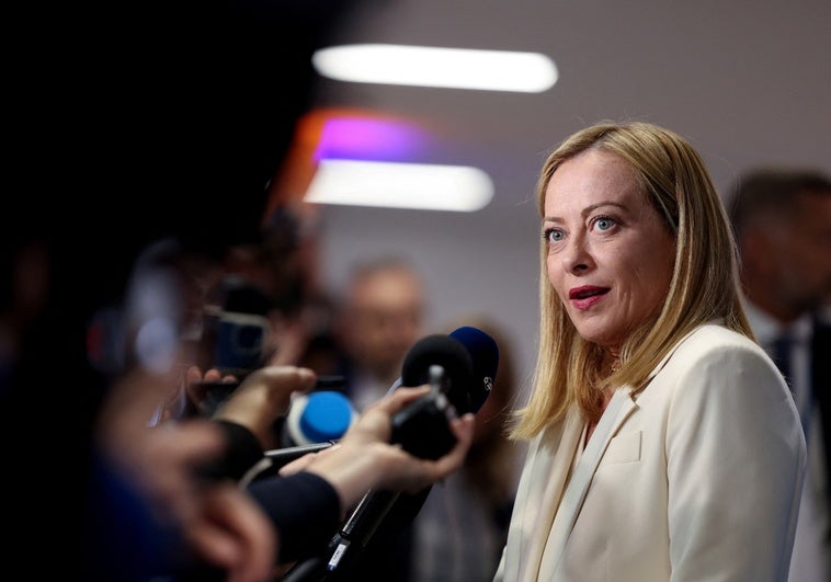 Meloni: «Italia y España hemos firmado lo mismo, y todo el mundo ha dicho: '¡Viva, bien hecho!'» Meloni: «Italia y España hemos firmado lo mismo, y todo el mundo ha dicho: ‘¡Viva, bien hecho!’»