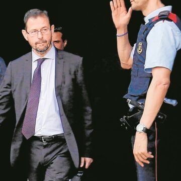 Un intermediario trasladó un soborno al fiscal Grinda con Leire de «garante» y «aval» del Estado