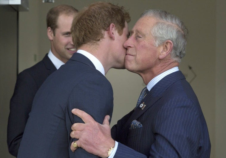 La prensa inglesa destapa la bomba: el Príncipe Harry invitará al Rey Carlos III y el Príncipe Guillermo a los Juegos Invictus de 2027 La prensa inglesa destapa la bomba: el Príncipe Harry invitará al Rey Carlos III y el Príncipe Guillermo a los Juegos Invictus de 2027