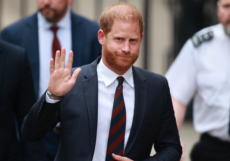 El Príncipe Harry quiso cambiar su apellido por Spencer, el de Lady Di El Príncipe Harry quiso cambiar su apellido por Spencer, el de Lady Di