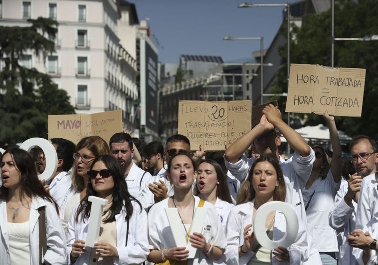 Los médicos convocan una nueva huelga contra el estatuto marco de Mónica García para el 10 de octubre Los médicos convocan una nueva huelga contra el estatuto marco de Mónica García para el 10 de octubre
