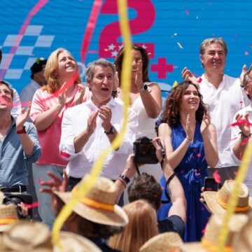 La derecha saca 39 escaños de ventaja al bloque de Sánchez con izquierdas y nacionalistas