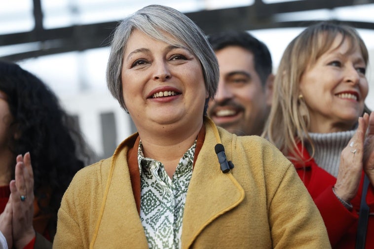 Por primera vez en Chile una candidata comunista representará a la centroizquierda en las próximas elecciones presidenciales Por primera vez en Chile una candidata comunista representará a la centroizquierda en las próximas elecciones presidenciales