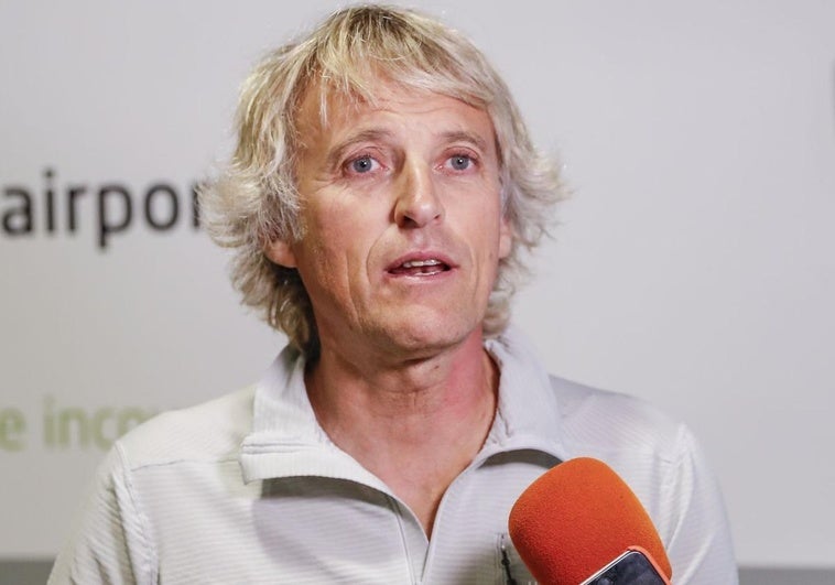 Preguntan a Jesús Calleja a qué partido votó en las últimas elecciones generales y es claro en su respuesta: «Por desgracia...» Preguntan a Jesús Calleja a qué partido votó en las últimas elecciones generales y es claro en su respuesta: «Por desgracia…»
