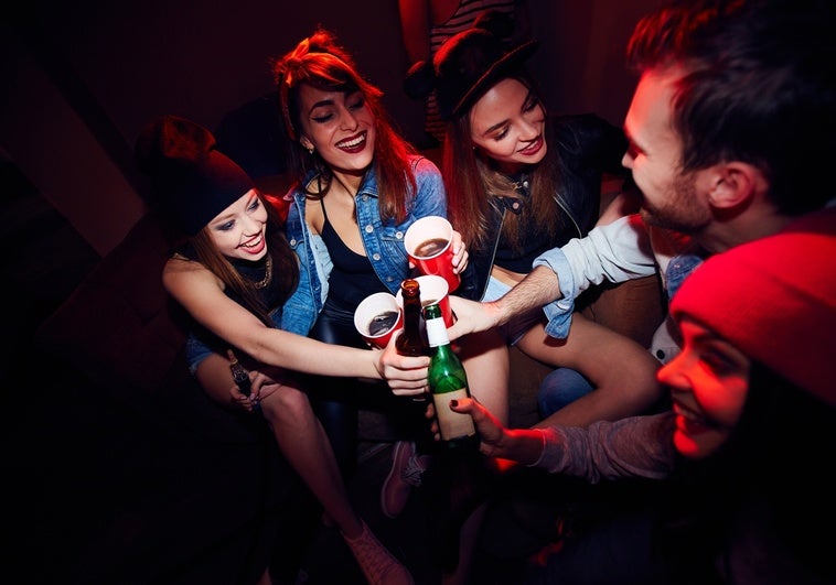 El 70% de los jóvenes confiesa haber tenido sexo tras consumir alcohol El 70% de los jóvenes confiesa haber tenido sexo tras consumir alcohol