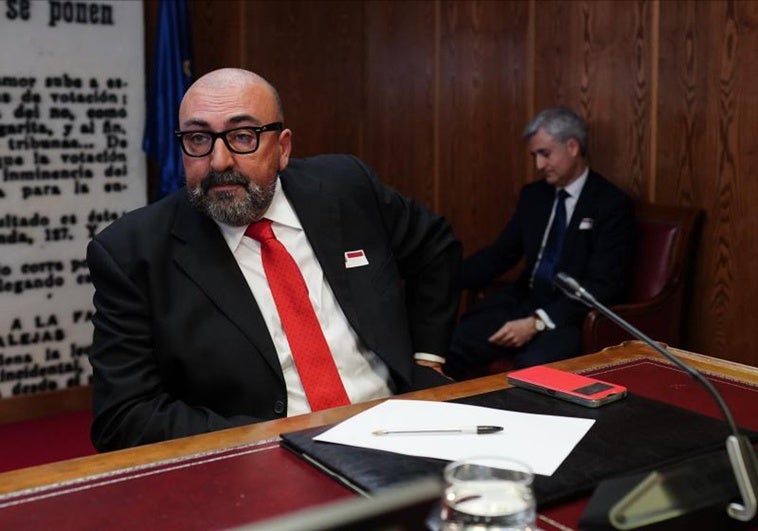 Koldo avisó al director de Carreteras de que Gerencia del PSOE le pediría «el impuesto» Koldo avisó al director de Carreteras de que Gerencia del PSOE le pediría «el impuesto»