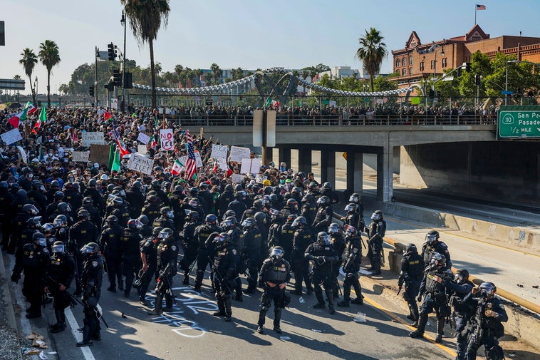 Trump militariza Los Ángeles sin permiso de California y desata una crisis institucional Trump militariza Los Ángeles sin permiso de California y desata una crisis institucional