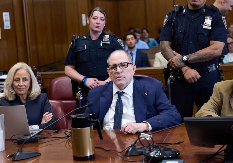 El juicio a Harvey Weinstein por violación se anula por amenazas entre el jurado El juicio a Harvey Weinstein por violación se anula por amenazas entre el jurado