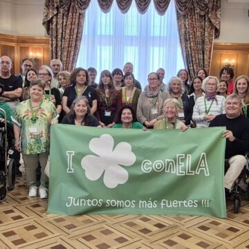 Los enfermos de ELA lamentan que las ayudas no lleguen siete meses después de aprobarse la ley