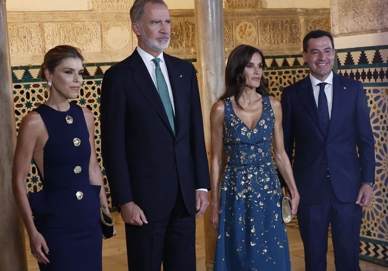 De la Reina Letizia a Begoña Gómez y Manuela Villena, los vestidos para una noche de verano en Sevilla De la Reina Letizia a Begoña Gómez y Manuela Villena, los vestidos para una noche de verano en Sevilla