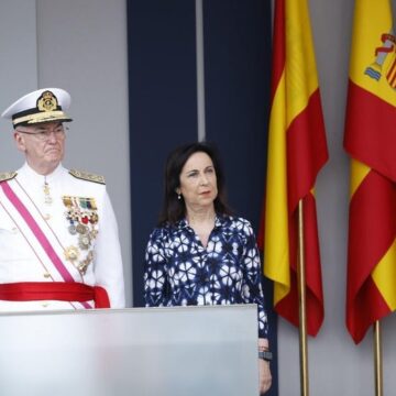 Robles mantiene la opacidad y anula la tradicional entrevista en TVE por el Día de las Fuerzas Armadas