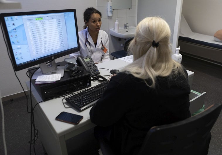 Madrid oferta contratos estables a 168 residentes que acaban su formación en Medicina de Familia Madrid oferta contratos estables a 168 residentes que acaban su formación en Medicina de Familia