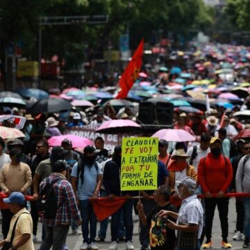 Nueva ruptura entre Sheinbaum y López Obrador: los docentes mexicanos reclaman recuperar la ley de pensiones