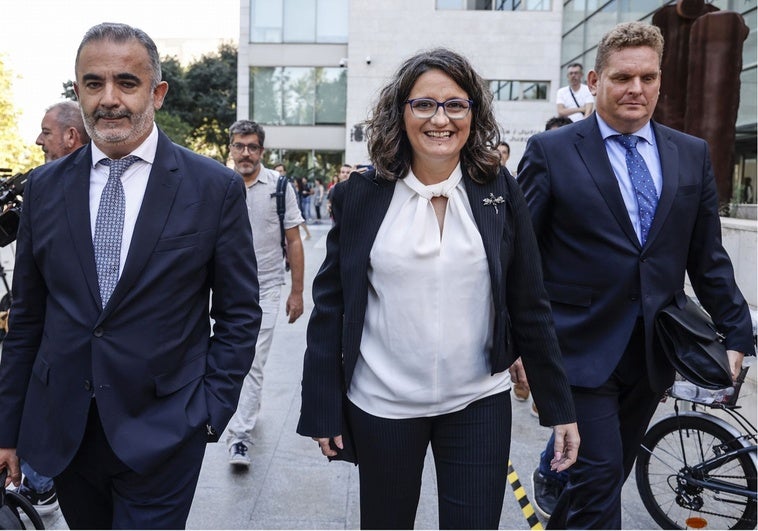 La Fiscalía defiende la absolución de Mónica Oltra al no ver delito en su gestión de los abusos a una menor La Fiscalía defiende la absolución de Mónica Oltra al no ver delito en su gestión de los abusos a una menor