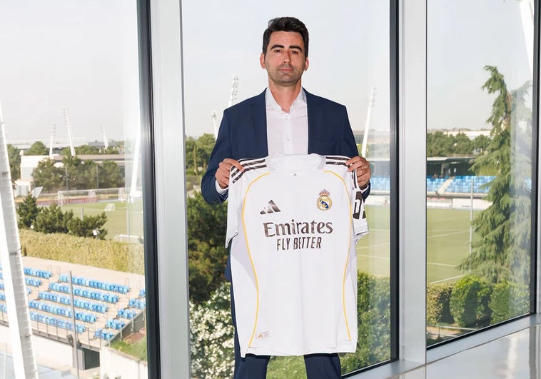 El Real Madrid anuncia oficialmente a Pau Quesada como entrenador del equipo femenino El Real Madrid anuncia oficialmente a Pau Quesada como entrenador del equipo femenino
