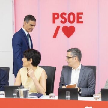 Cuatro horas sin resistencia: la intrahistoria de la Ejecutiva en la que Sánchez se conjuró para llegar a 2027