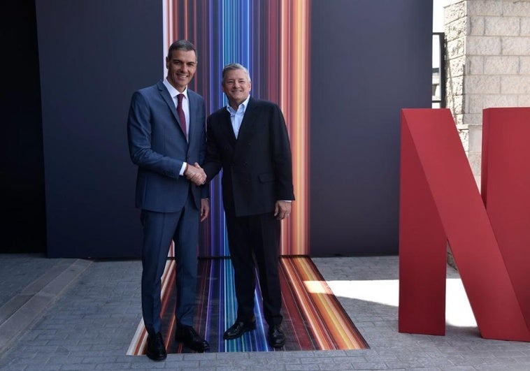 Sánchez se apunta a la fiesta de Netflix, que anuncia mil millones de inversión Sánchez se apunta a la fiesta de Netflix, que anuncia mil millones de inversión