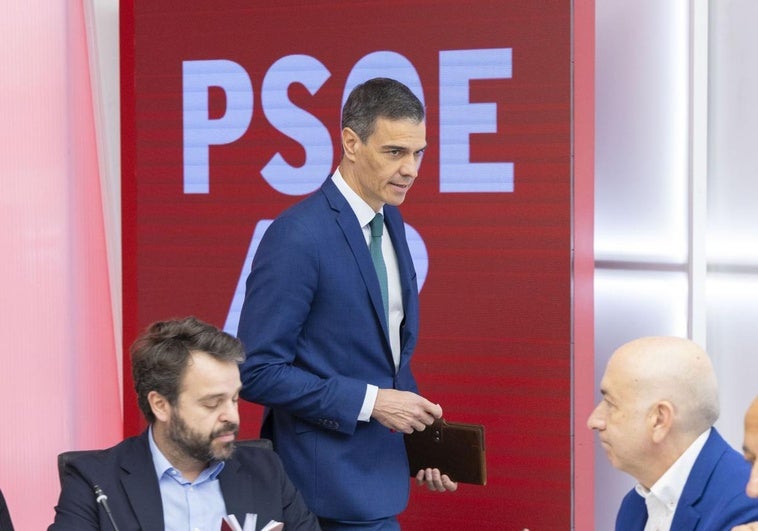 Sánchez muestra su indignación en la Ejecutiva por las conversaciones sobre mujeres de Ábalos: «Repugnantes» Sánchez muestra su indignación en la Ejecutiva por las conversaciones sobre mujeres de Ábalos: «Repugnantes»