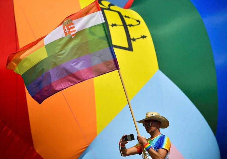Orbán amenaza con sanciones si se celebra el Orgullo en Budapest tras las exigencias de Von der Leyen Orbán amenaza con sanciones si se celebra el Orgullo en Budapest tras las exigencias de Von der Leyen