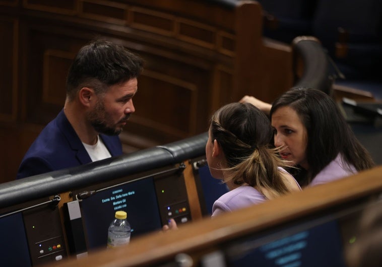 Rufián alienta un frente común a la izquierda del PSOE: «Si no, nos matan» Rufián alienta un frente común a la izquierda del PSOE: «Si no, nos matan»