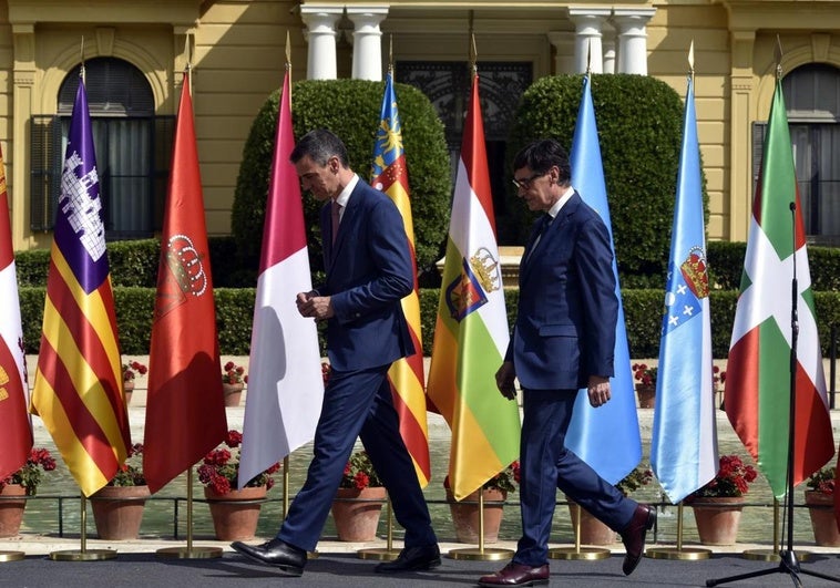 La comisión bilateral sobre financiación singular para Cataluña se reunirá el 14 de julio en Barcelona La comisión bilateral sobre financiación singular para Cataluña se reunirá el 14 de julio en Barcelona