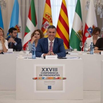 La Conferencia de Presidentes se convierte en un choque entre Sánchez y el PP, que pide elecciones en vano