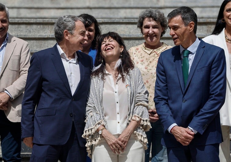 Sánchez aprovecha Irán, la OTAN y el Orgullo para orillar el caso Cerdán Sánchez aprovecha Irán, la OTAN y el Orgullo para orillar el caso Cerdán