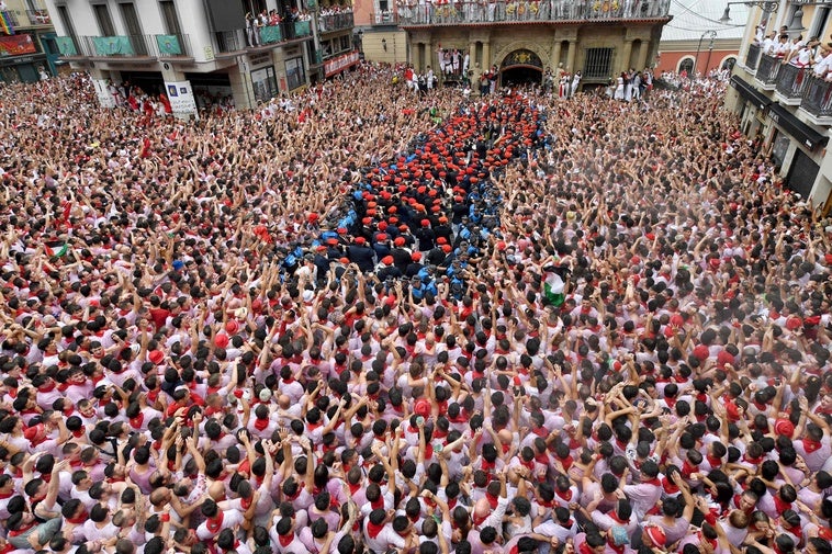 El Ayuntamiento de Pamplona promociona los sanfermines en un vídeo sin San Fermín, toros, ni encierros El Ayuntamiento de Pamplona promociona los sanfermines en un vídeo sin San Fermín, toros, ni encierros