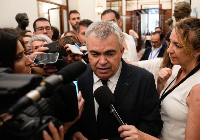 El juez del Supremo ofrece a Santos Cerdán declarar voluntariamente al encontrar «consistentes indicios» contra él El juez del Supremo ofrece a Santos Cerdán declarar voluntariamente al encontrar «consistentes indicios» contra él