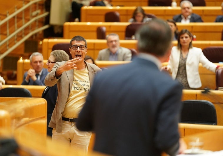 Choque frontal del número dos de Ayuso con los nacionalistas en el Senado por el uso del pinganillo Choque frontal del número dos de Ayuso con los nacionalistas en el Senado por el uso del pinganillo