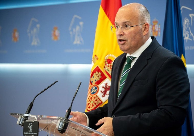 El PP denuncia una treta de Armengol para dilatar la comparecencia de Sánchez por la «guerra sucia» del PSOE El PP denuncia una treta de Armengol para dilatar la comparecencia de Sánchez por la «guerra sucia» del PSOE