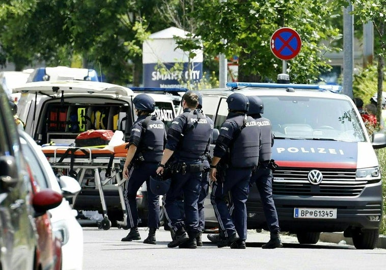 Al menos nueve muertos en un tiroteo en un instituto de Austria Al menos nueve muertos en un tiroteo en un instituto de Austria