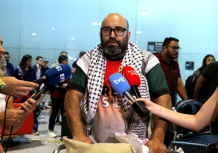 Sergio Toribio llega a España tras aceptar ser deportado por Israel: «Ha sido un ataque pirata» Sergio Toribio llega a España tras aceptar ser deportado por Israel: «Ha sido un ataque pirata»