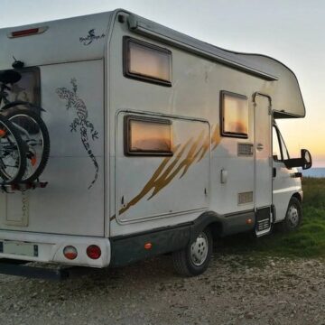¿Puedo llevar una bici o una moto en la autocaravana?