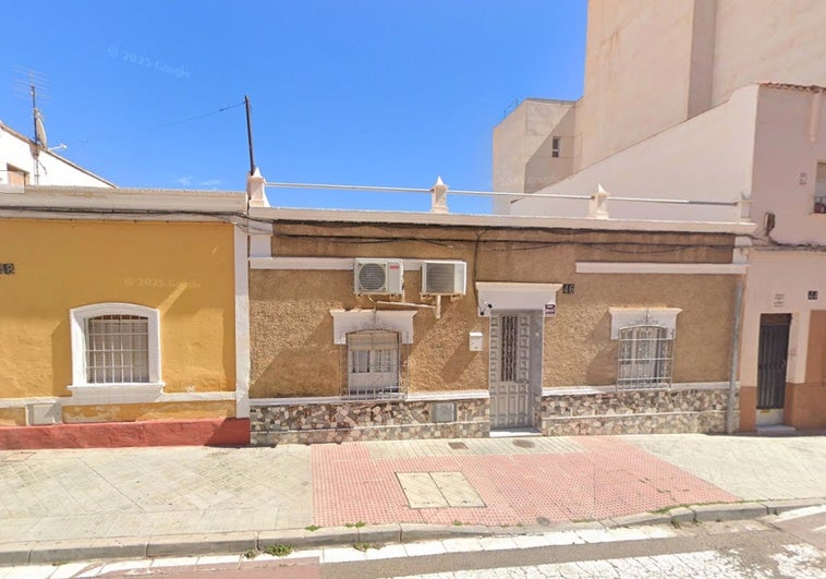 Un hombre mata a su mujer a puñaladas y huye para intentar suicidarse sin éxito Un hombre mata a su mujer a puñaladas y huye para intentar suicidarse sin éxito