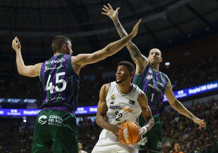 El Unicaja revive para forzar el cuarto partido de la semifinal El Unicaja revive para forzar el cuarto partido de la semifinal