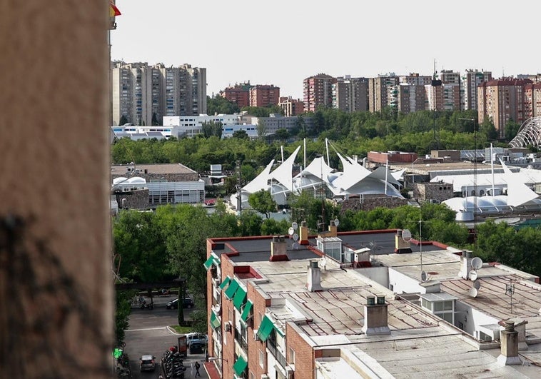 La azotea con DJ de La Vaguada que desvela a los vecinos del Barrio del Pilar La azotea con DJ de La Vaguada que desvela a los vecinos del Barrio del Pilar