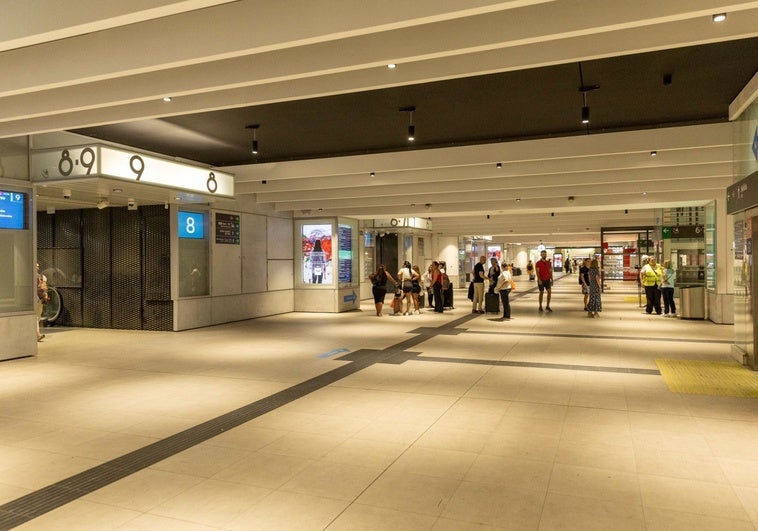 El vestíbulo central subterráneo de Cercanías en Chamartín reabre este domingo tras su reforma El vestíbulo central subterráneo de Cercanías en Chamartín reabre este domingo tras su reforma