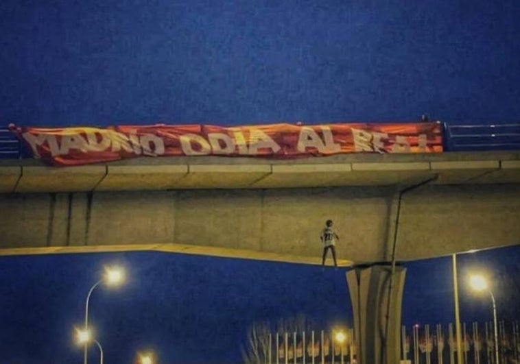 22 meses de cárcel, veto en los estadios y unas disculpas: las penas para los ultras que colgaron un muñeco de Vinicius 22 meses de cárcel, veto en los estadios y unas disculpas: las penas para los ultras que colgaron un muñeco de Vinicius