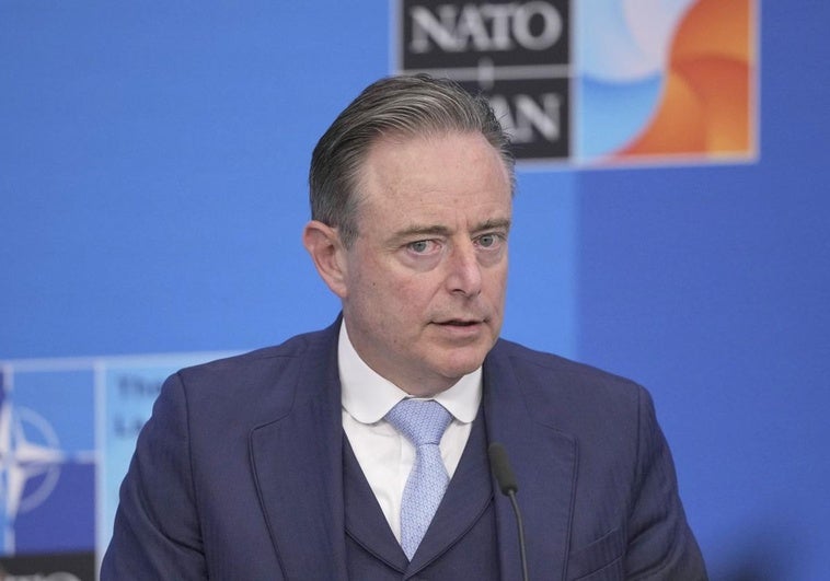 El primer ministro belga tira de ironía: «Si Sánchez es capaz de hacer lo que dice, entonces es un genio» El primer ministro belga tira de ironía: «Si Sánchez es capaz de hacer lo que dice, entonces es un genio»
